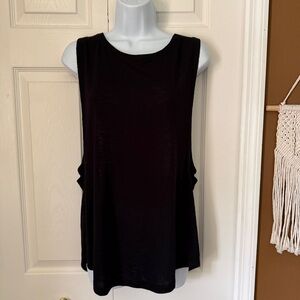 Xersion Black Flowy Tank with Side Detailing / Size M